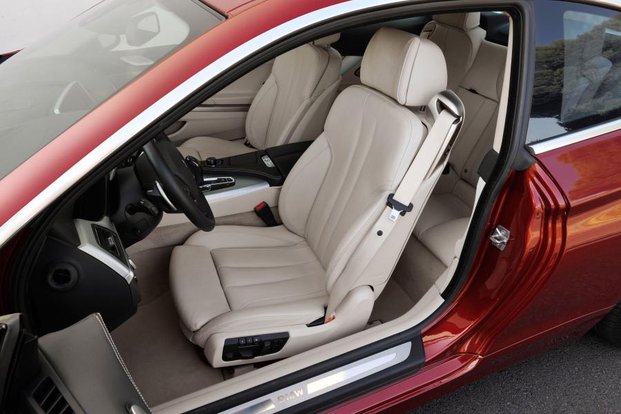  BMW 650i Coupe 2012 года  (фото 18 из 59)